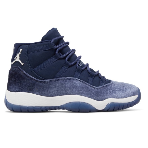 Wmns Air Jordan 11 Retro 'Navy Velvet' - Picture 2 of 11